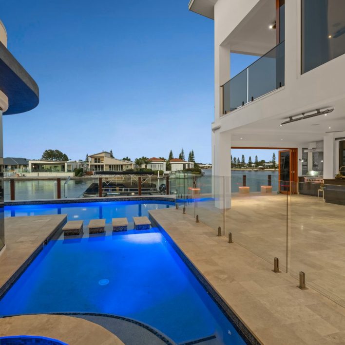 swimming pool and spa stepping stone build Pelican Waters
